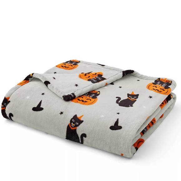 New! Halloween Lounge Throw - Black Cats - Picture 1 of 2